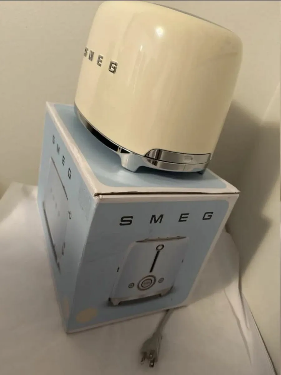 SMEG Retro Style 2 Slice Toaster - Image 2