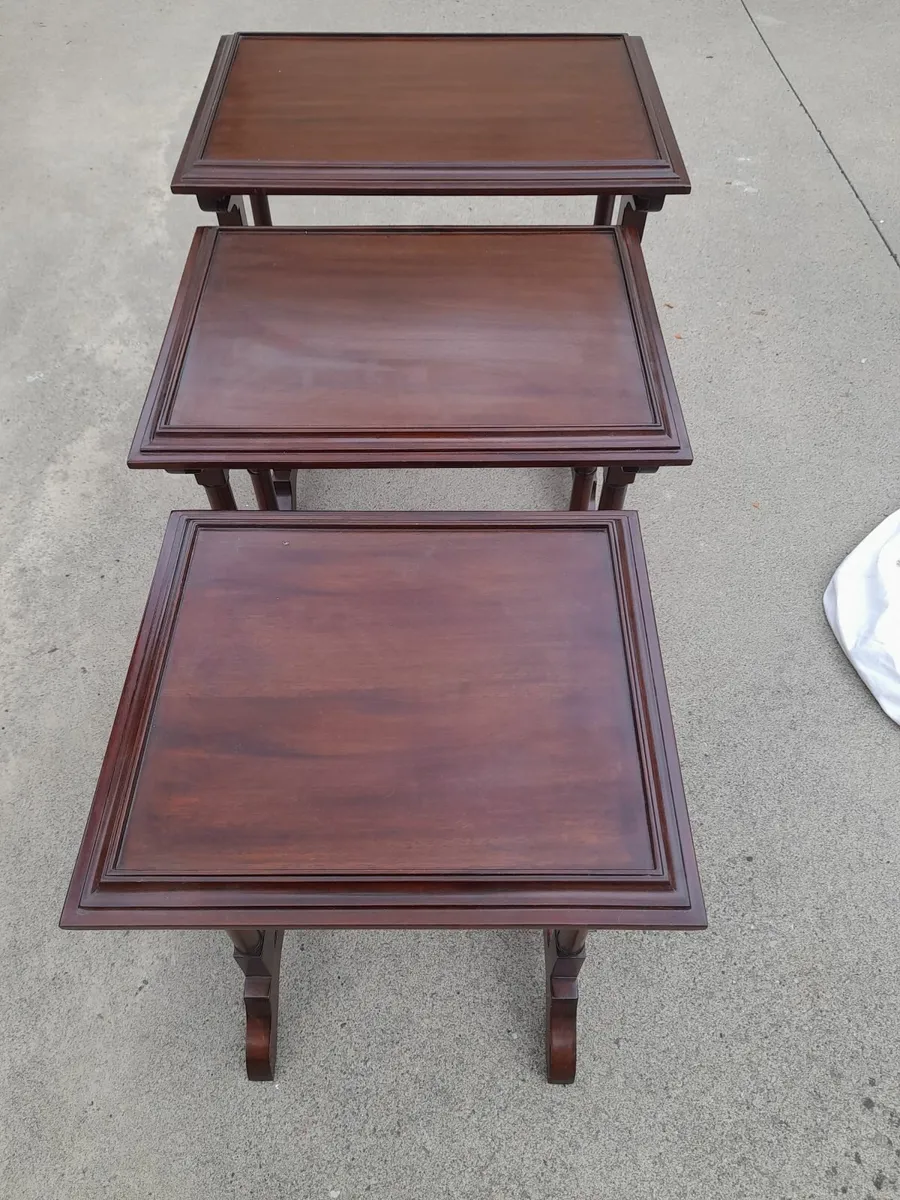 Nest of tables - Image 2