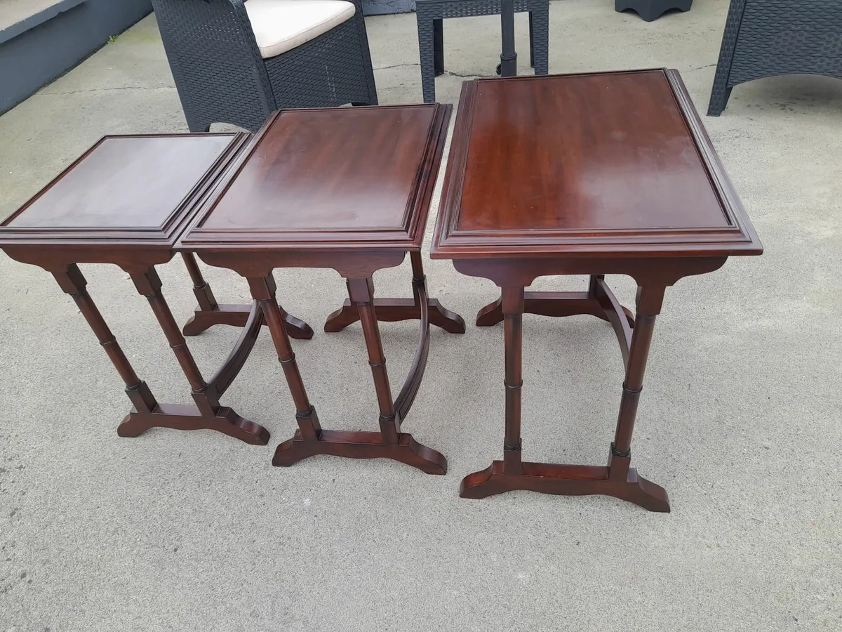 Nest of tables - Image 3