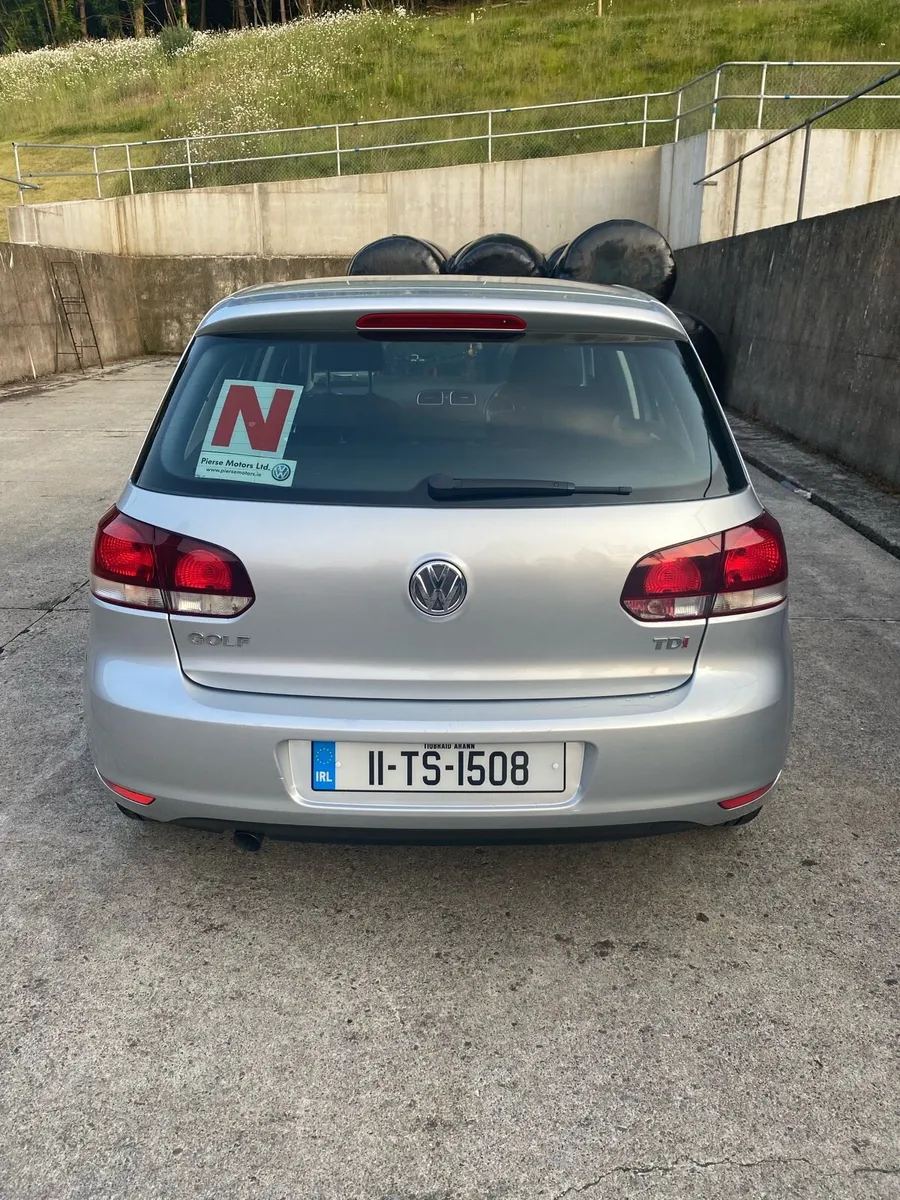2011 Volkswagen Golf - Image 4