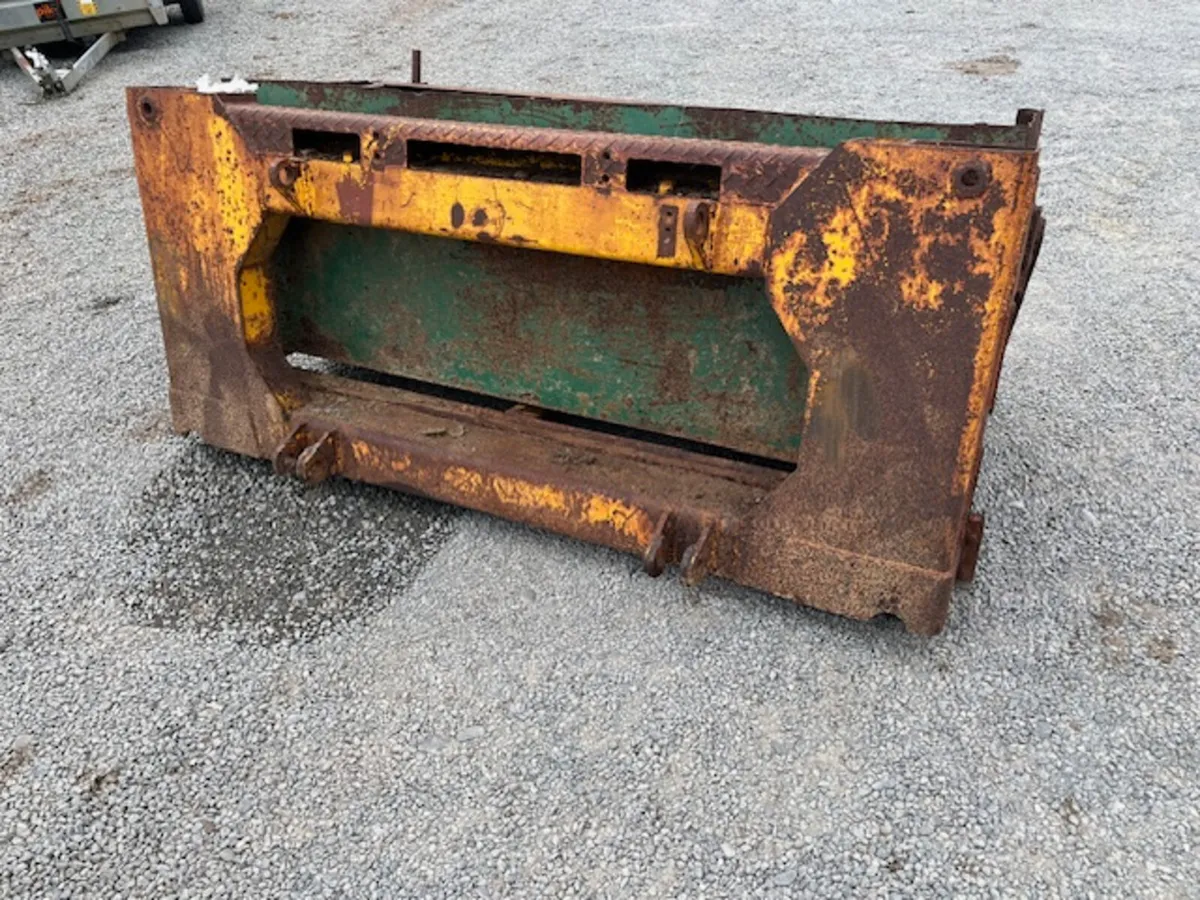 MF 50B Weight Box - Image 1