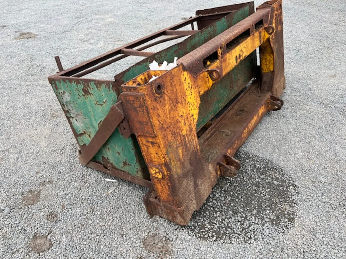MF 50B Weight Box - Image 2