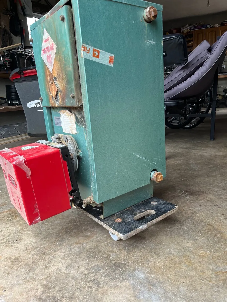 Oil boiler , burner and circulation pump - Image 4