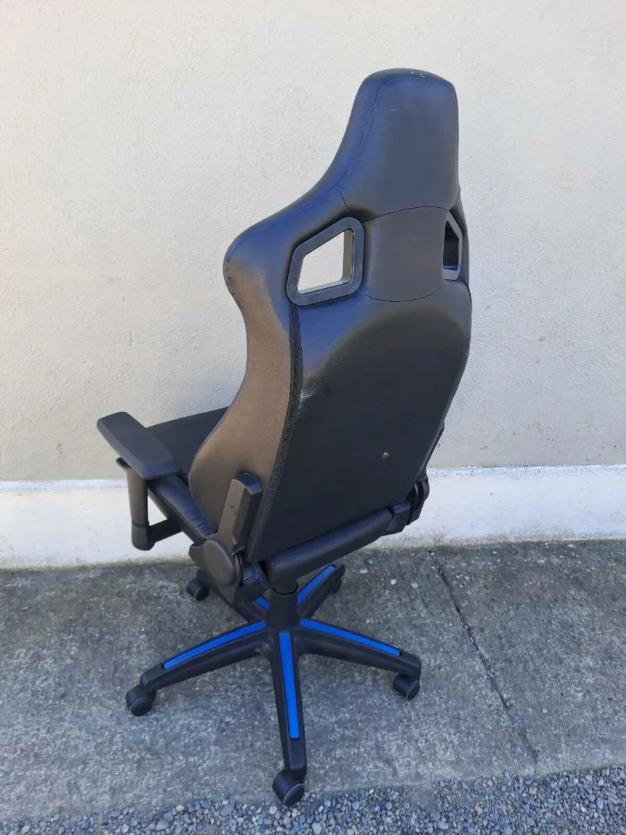 Gaming chair - Image 1