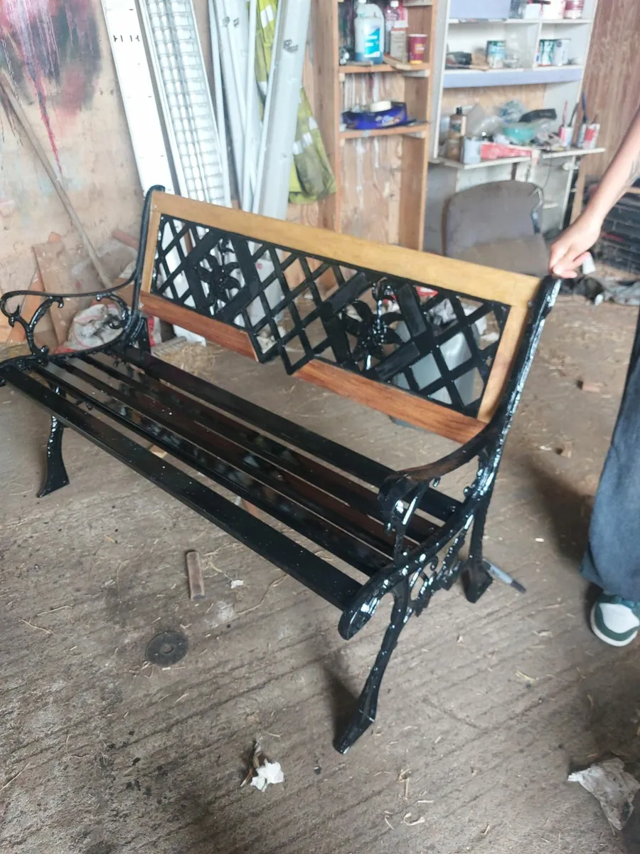 Garden furniture - Image 1