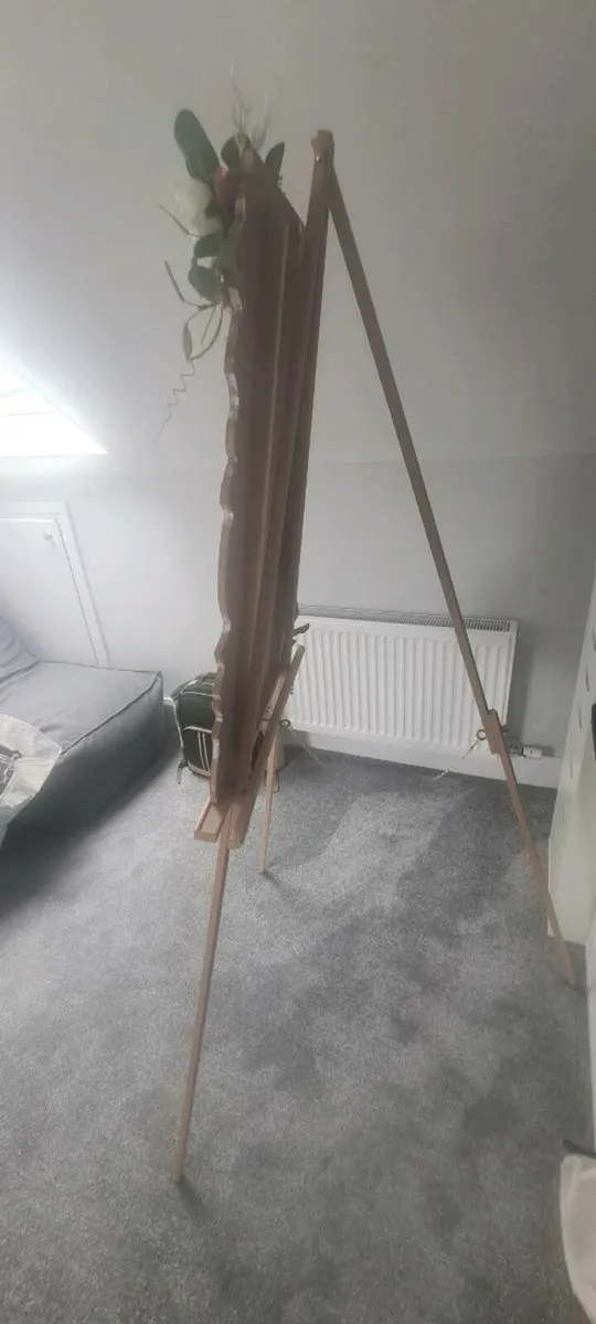 Tripod stand for sign - Image 2