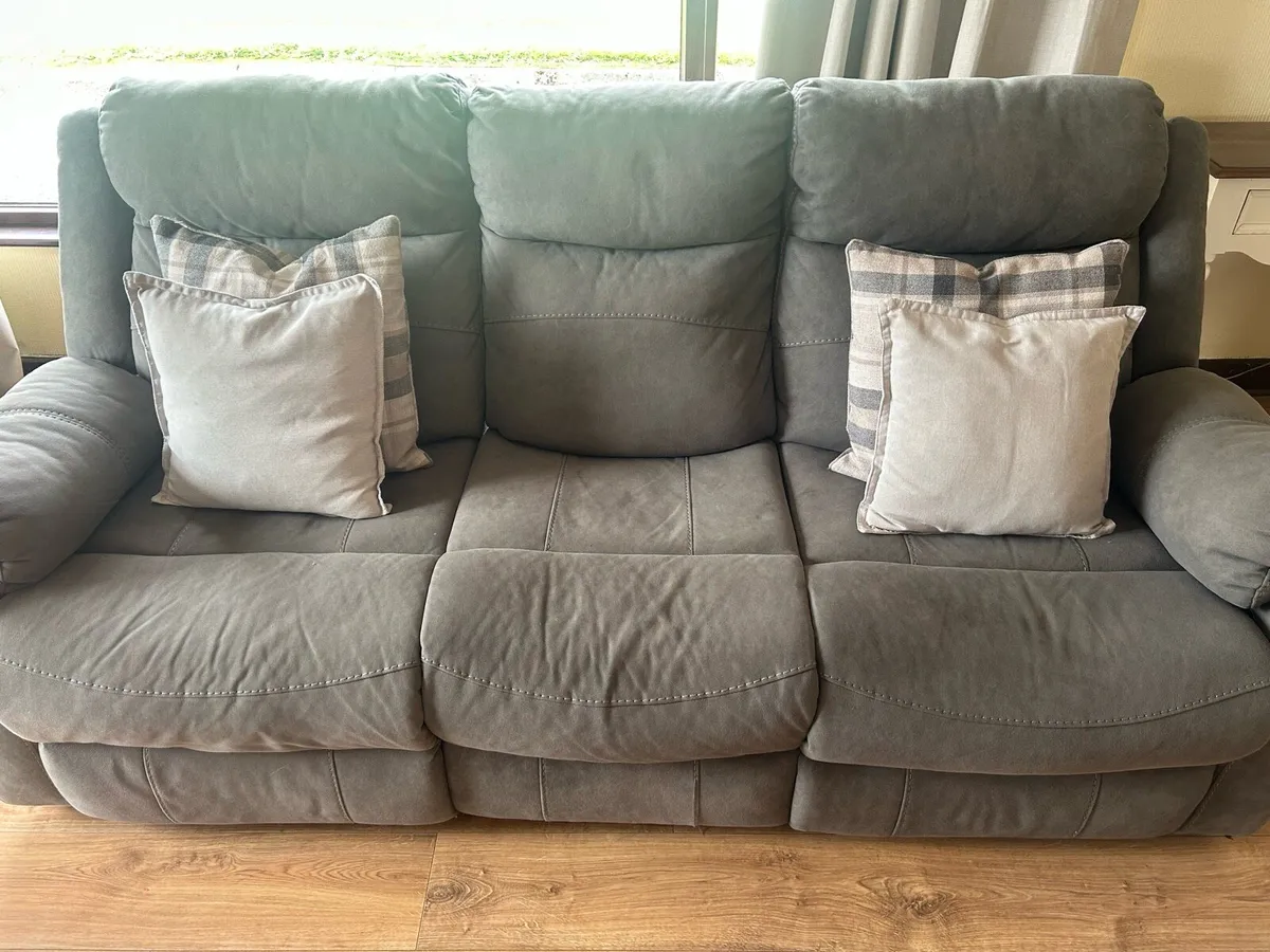 3 seater recliner sofa - Image 2