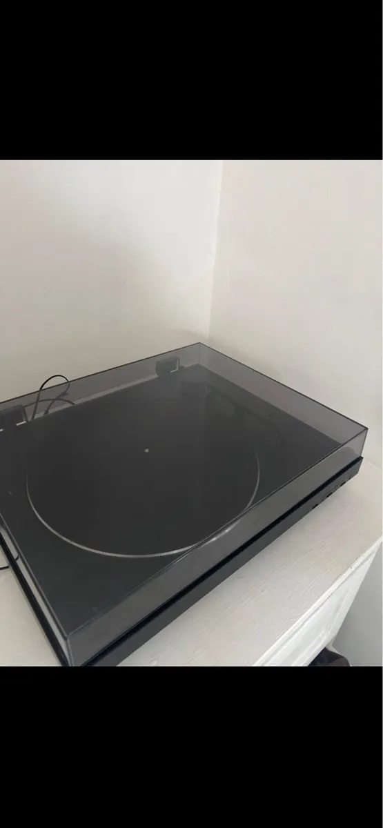 Record Player - Image 1