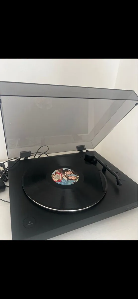 Record Player - Image 4