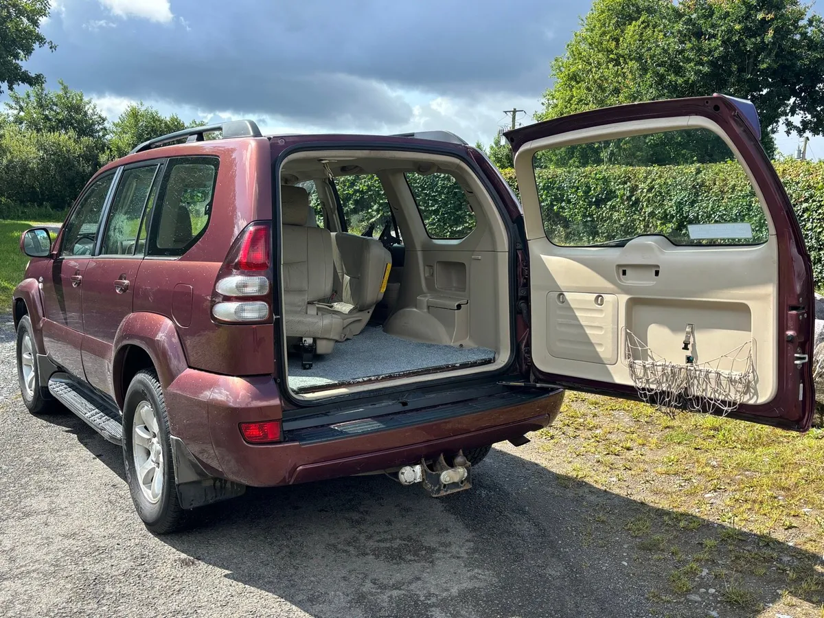 05 Toyota landcruser for sale 1 owner - Image 4