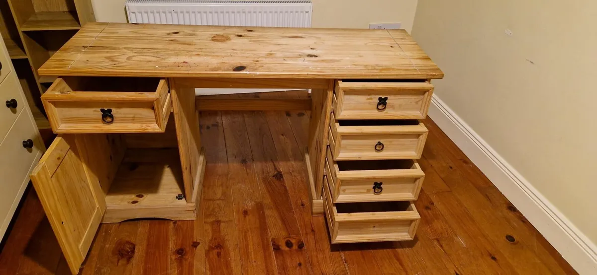Desk with drawers - Image 1