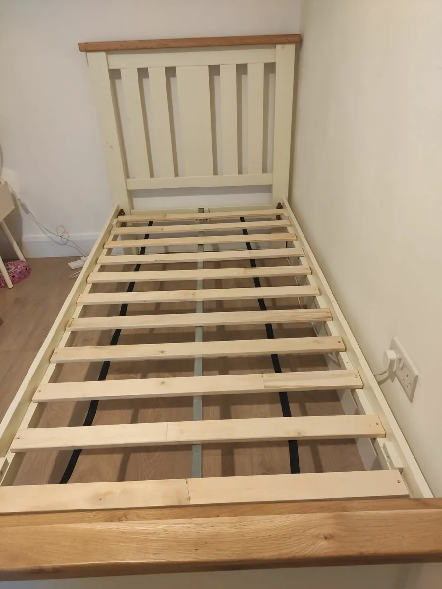 2 identical single beds for sale - Image 4