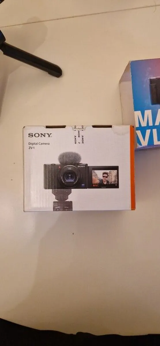Sony ZV1 and Sony bluetooth filming grip - Image 4