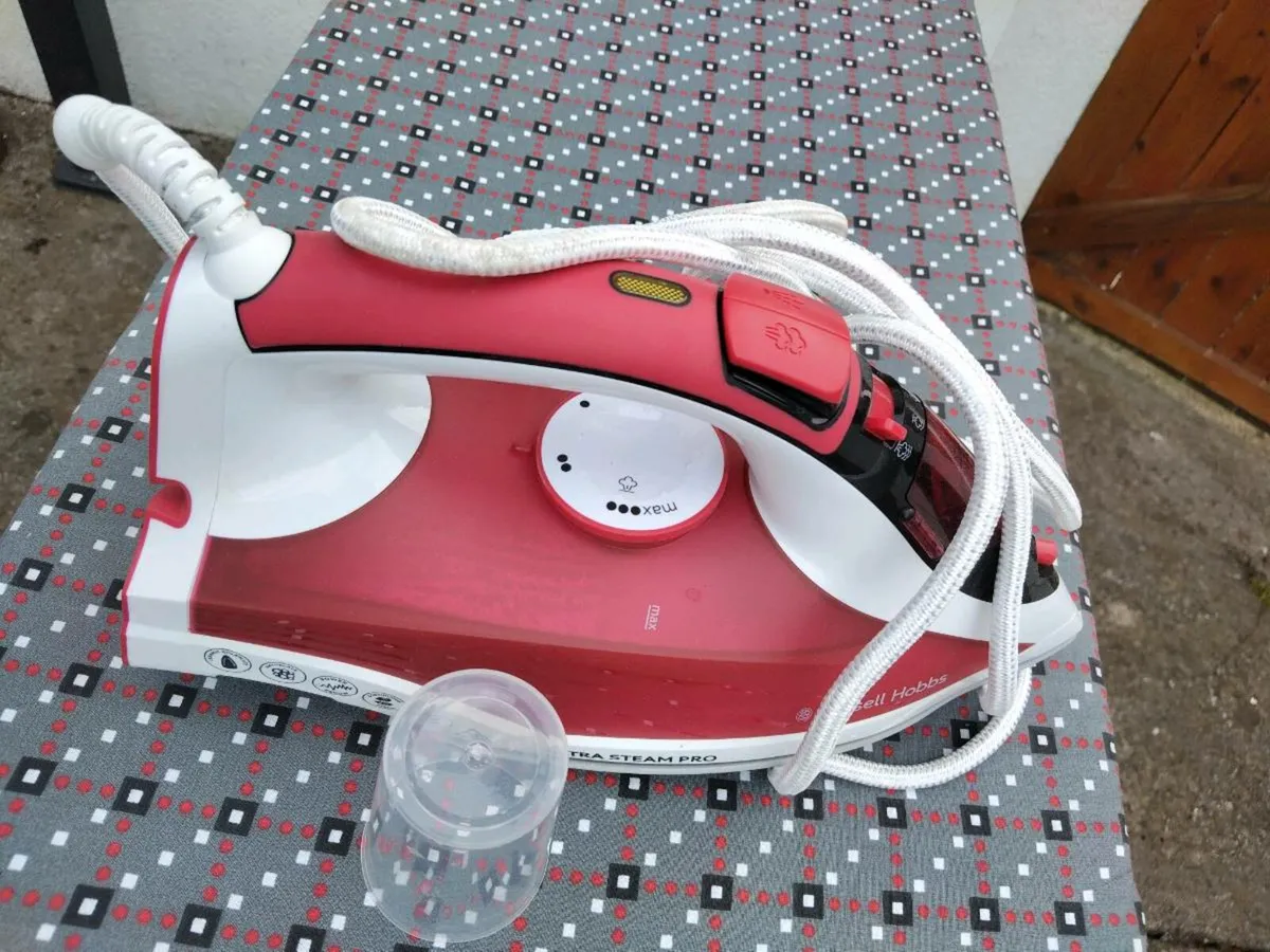Ironing board and iron - Image 1