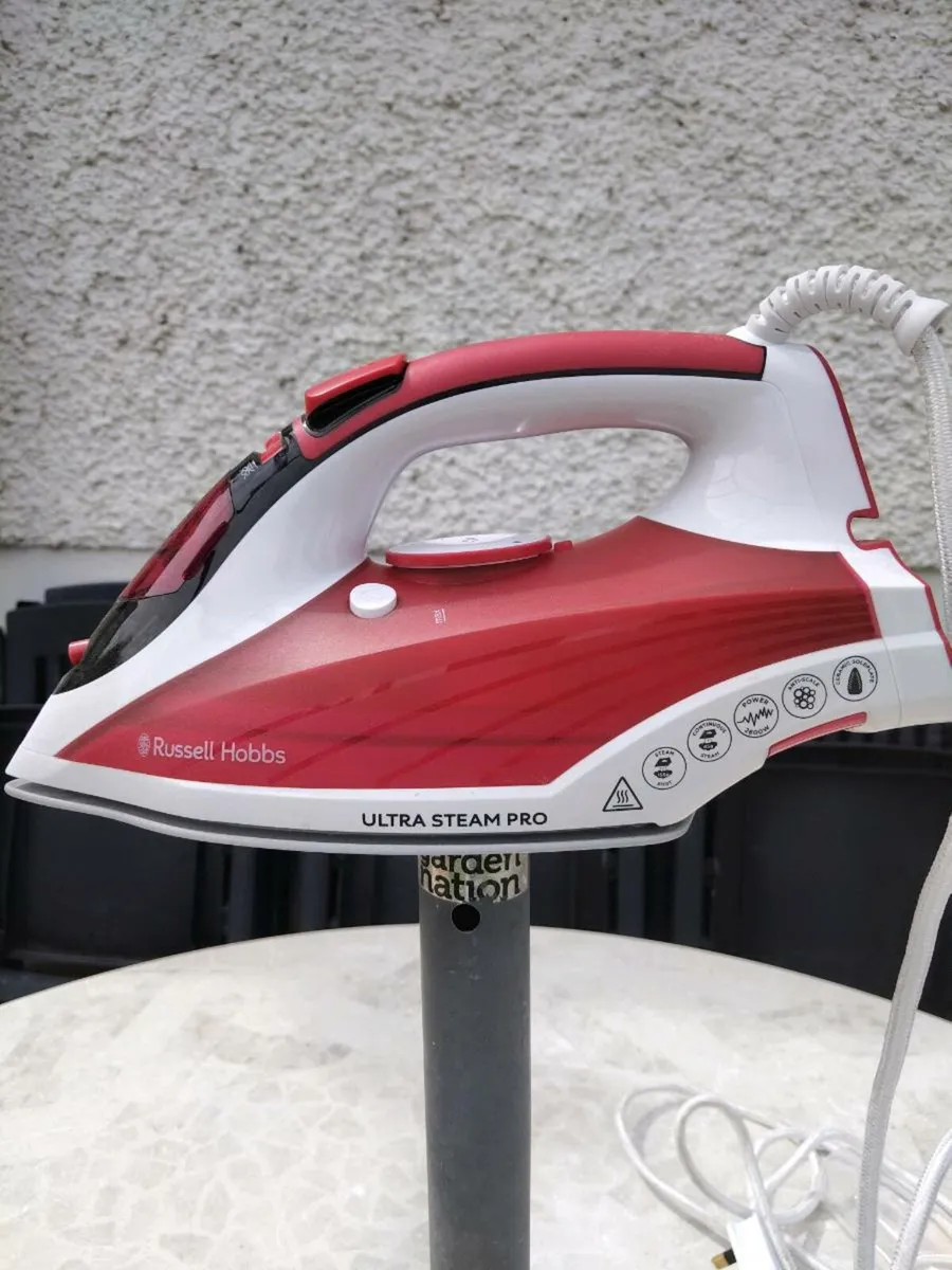 Ironing board and iron - Image 2