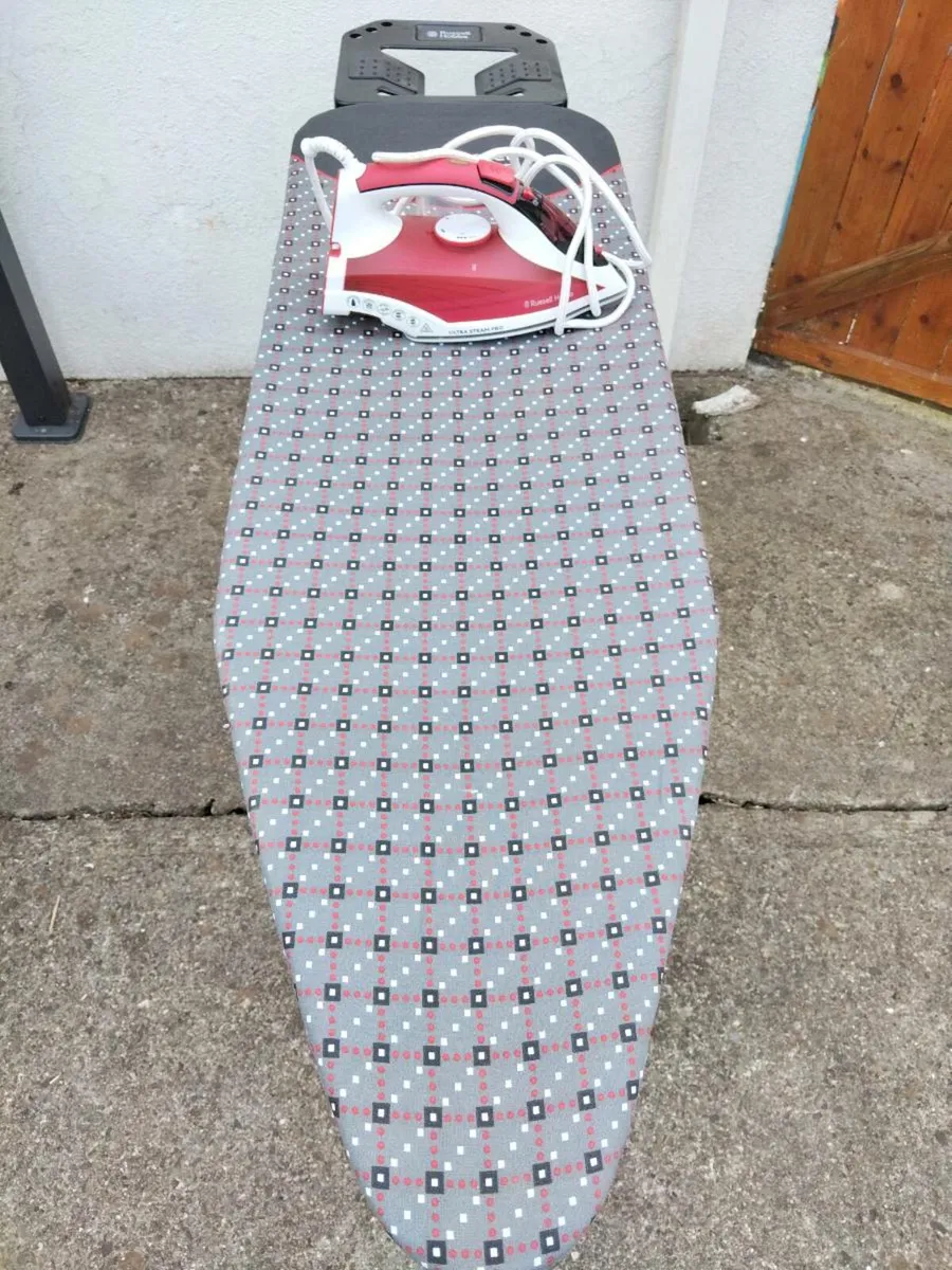 Ironing board and iron - Image 3