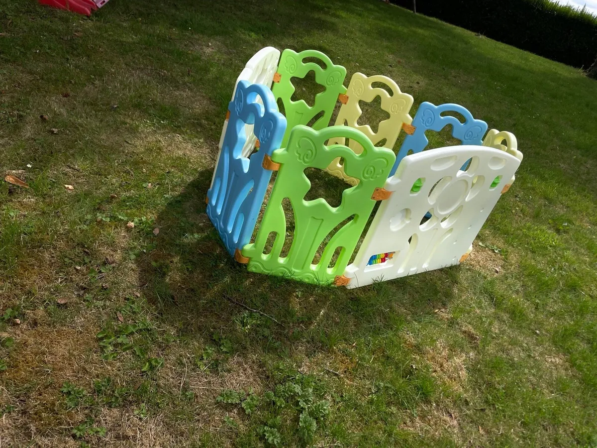 Kids play area - Image 1