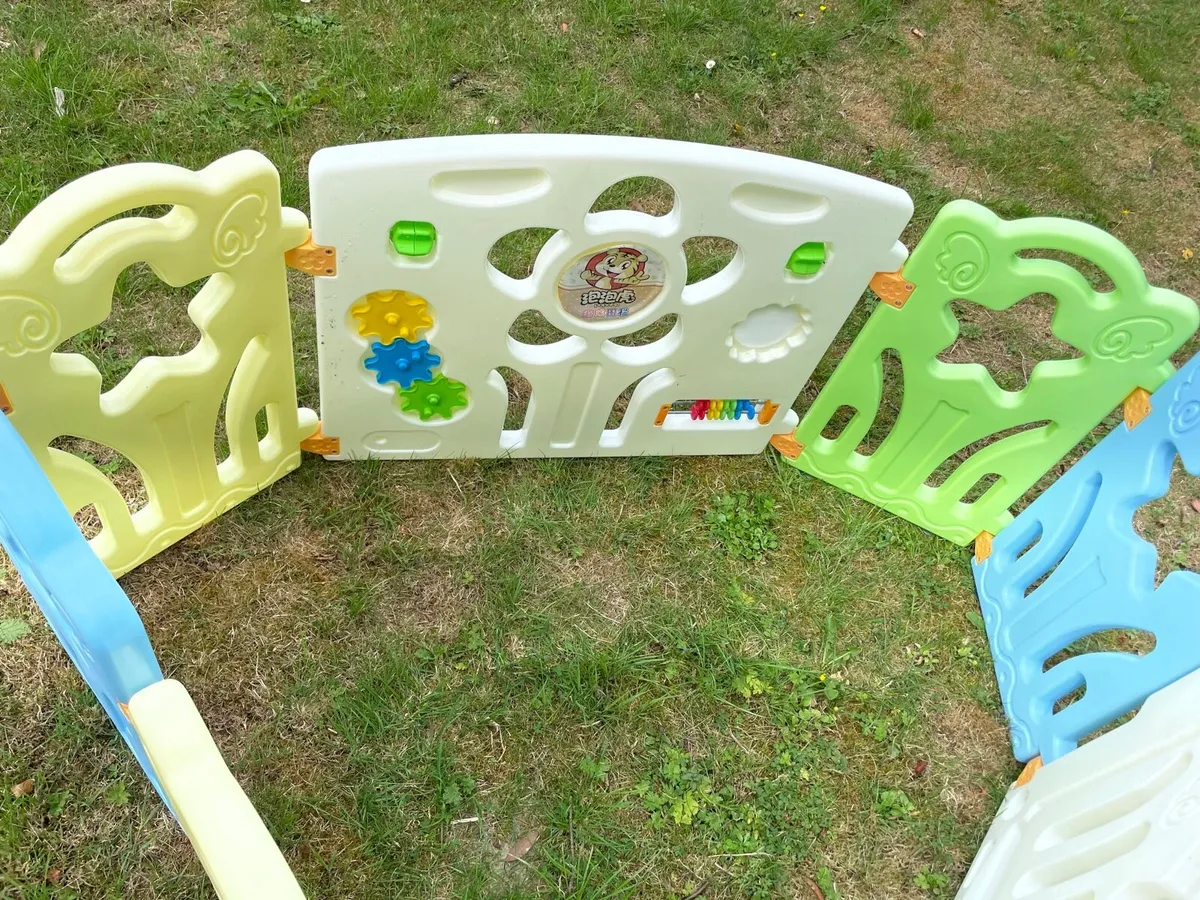 Kids play area - Image 2