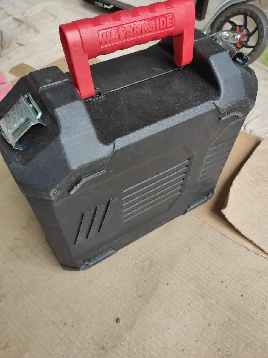 Cordless drill with 2 batteries & charger - Image 2