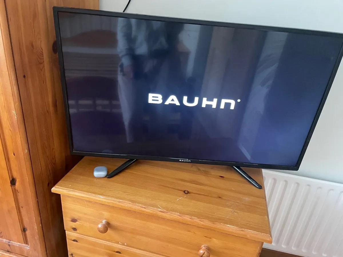 Tv with remote €100 - Image 4
