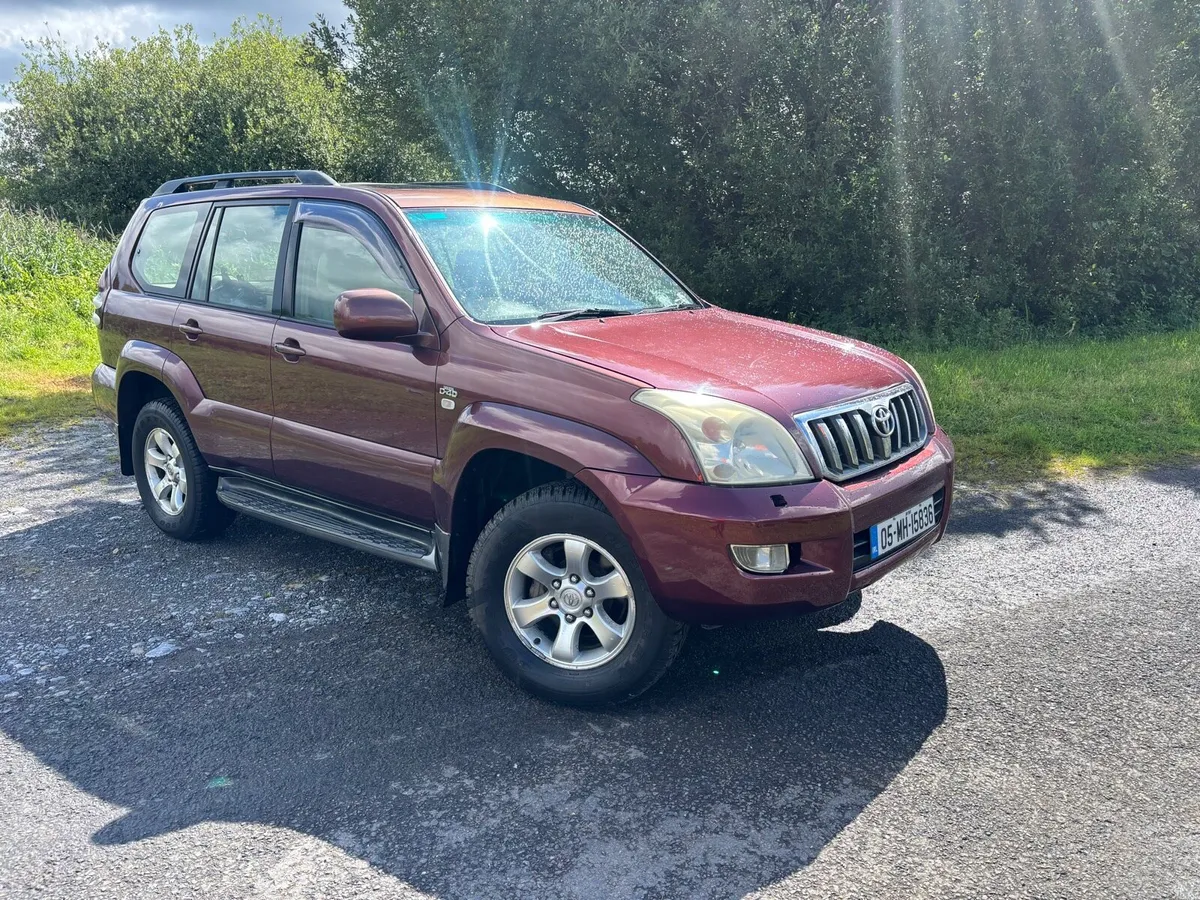 05 Toyota landcruser for sale 1 owner - Image 2