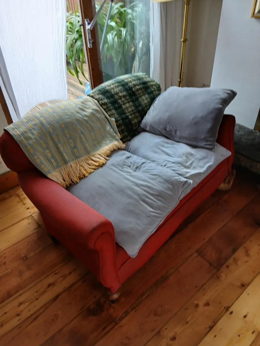 2 × Queen Anne Couches - Image 2