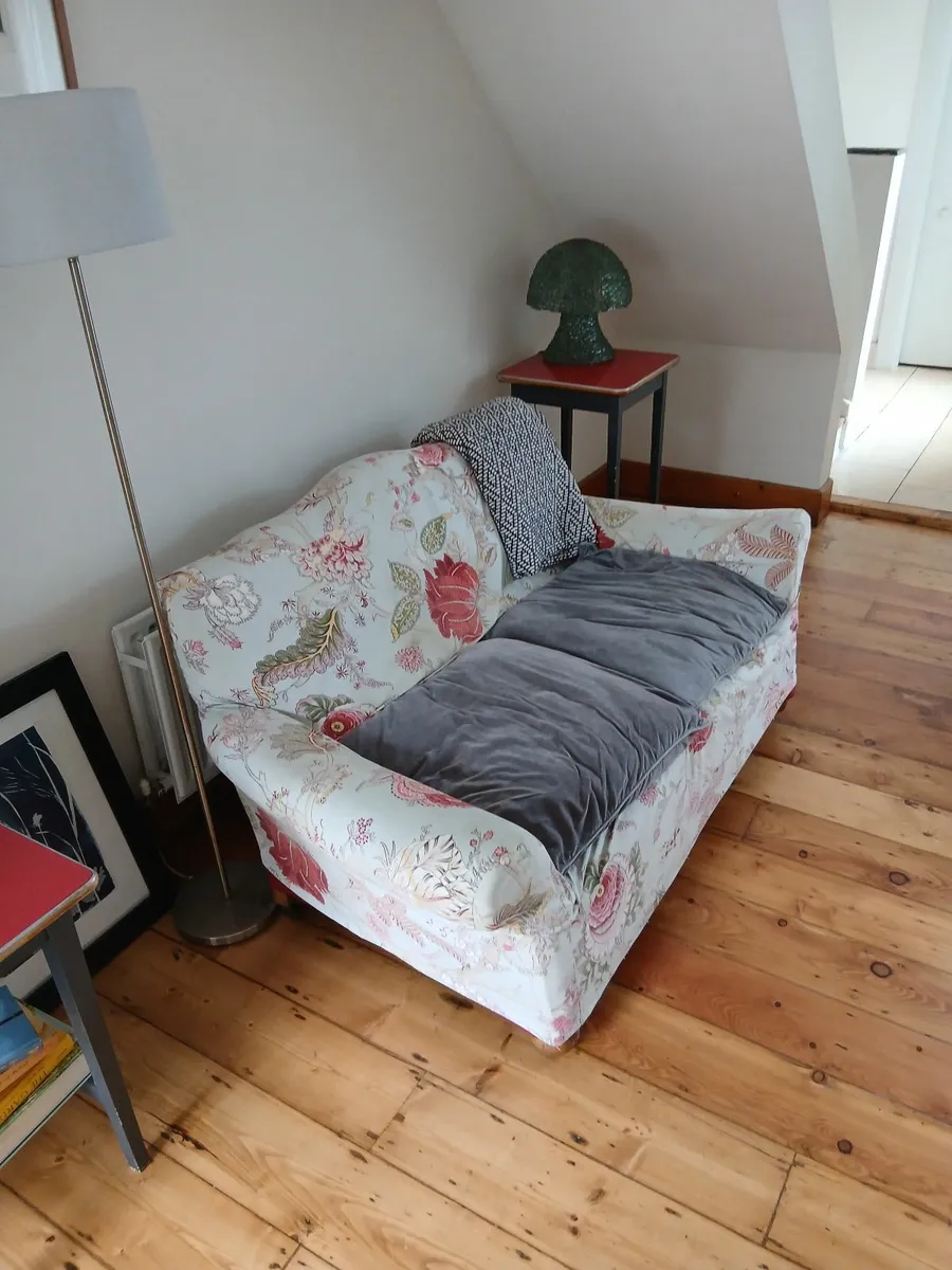 2 × Queen Anne Couches - Image 3