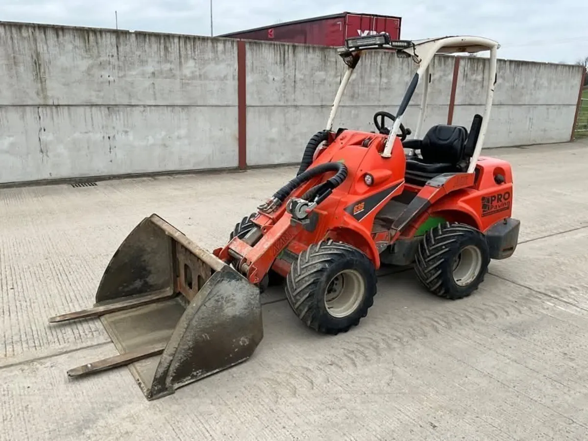 AVANT 635 LOADER - Image 4
