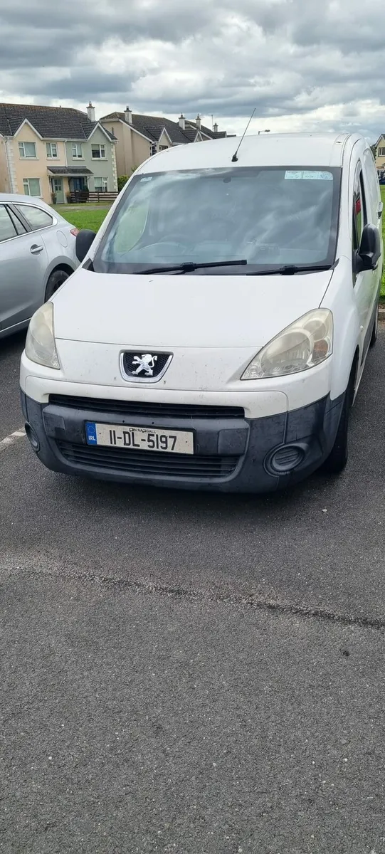 2011r Peugeot Partner  264k tax 2 months. - Image 1