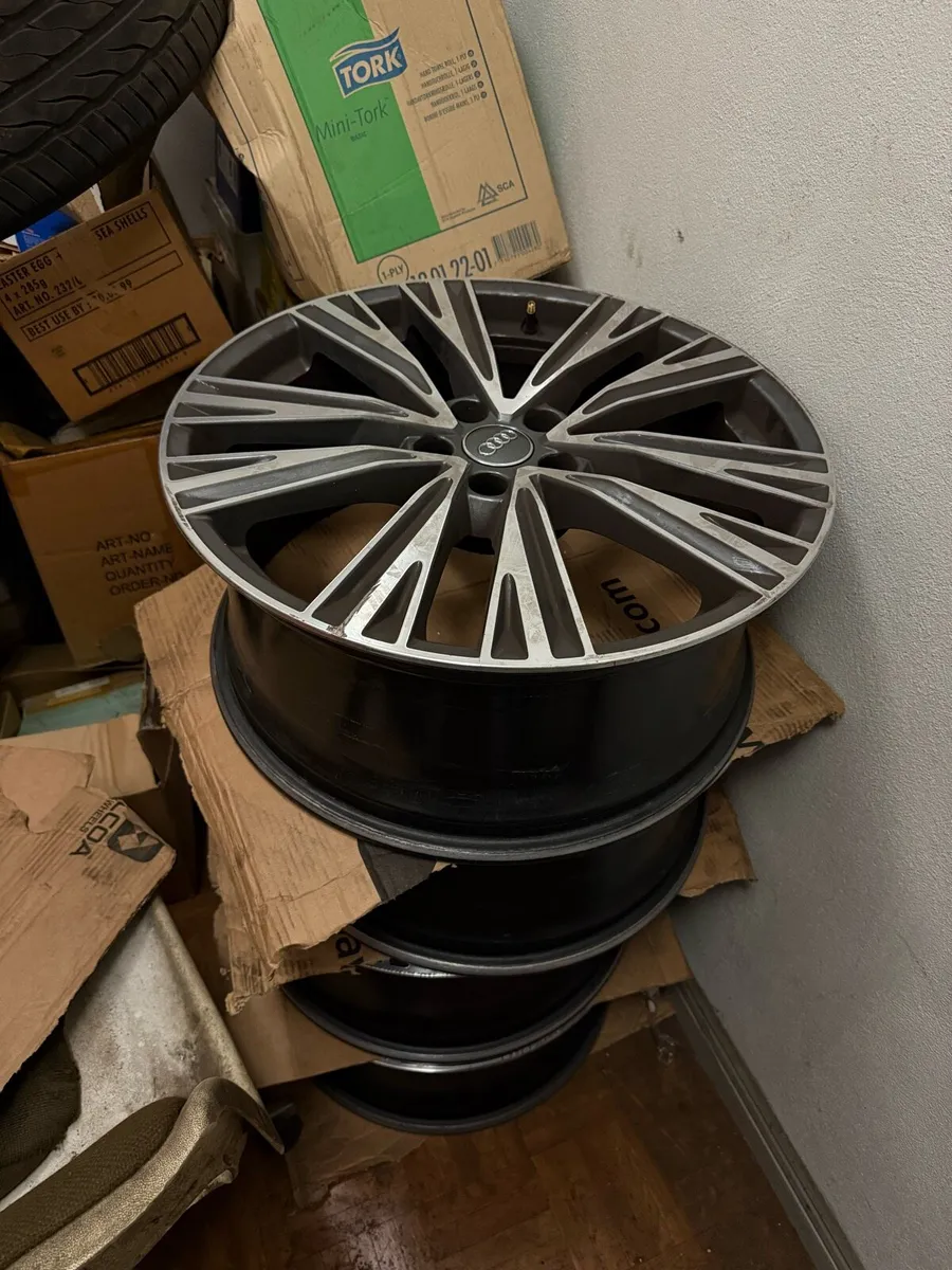 Audi 20” alloys original - Image 1