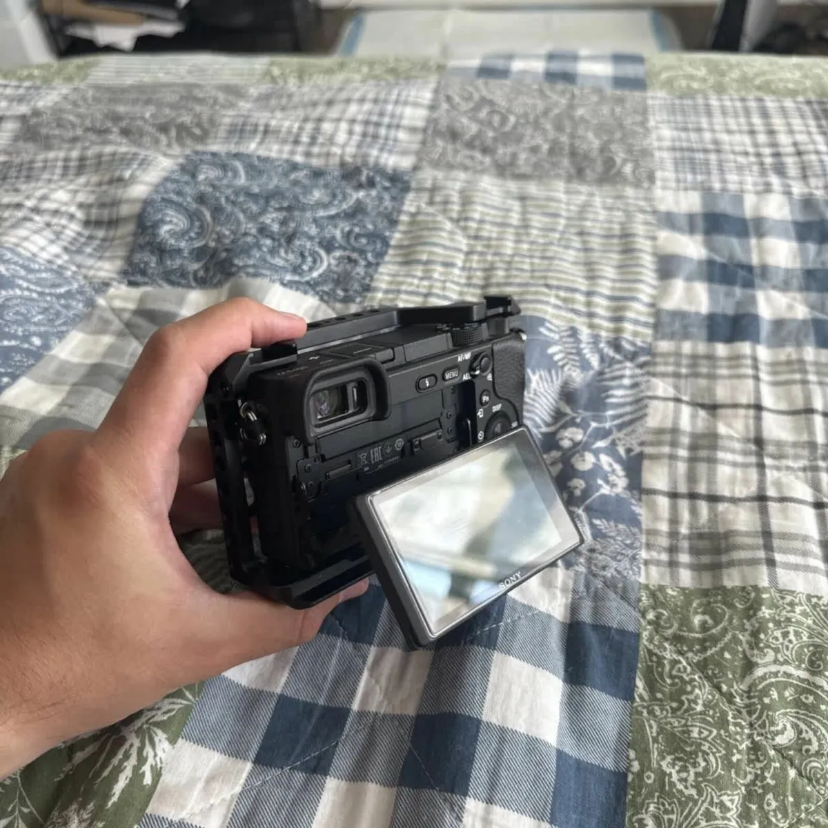 Sony Alpha 6400 24.2 MP APS-C Body only - Image 4