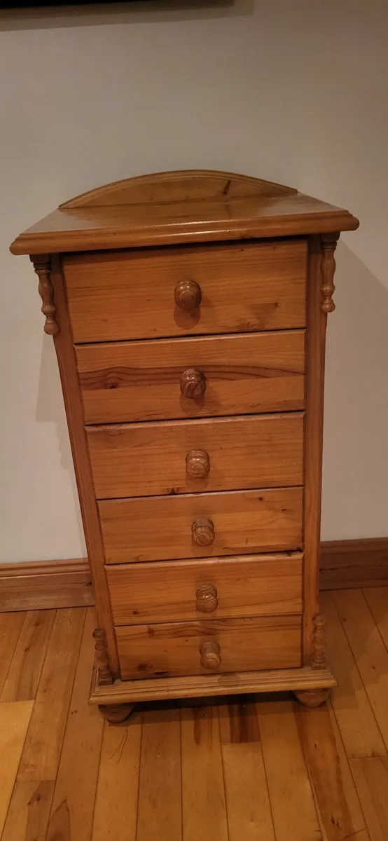 Tall drawers - Image 1