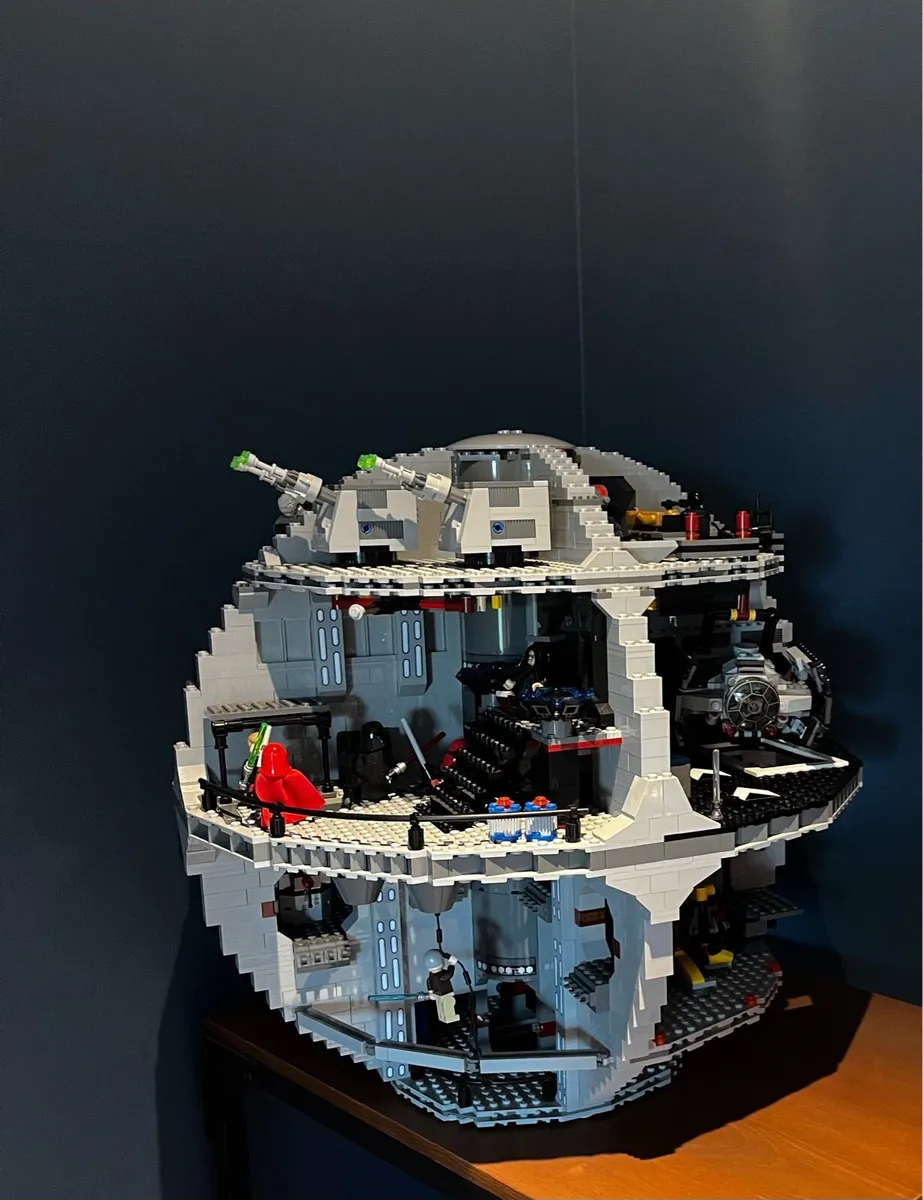 Lego Star Wars Death Star UCS 2016 - Image 1