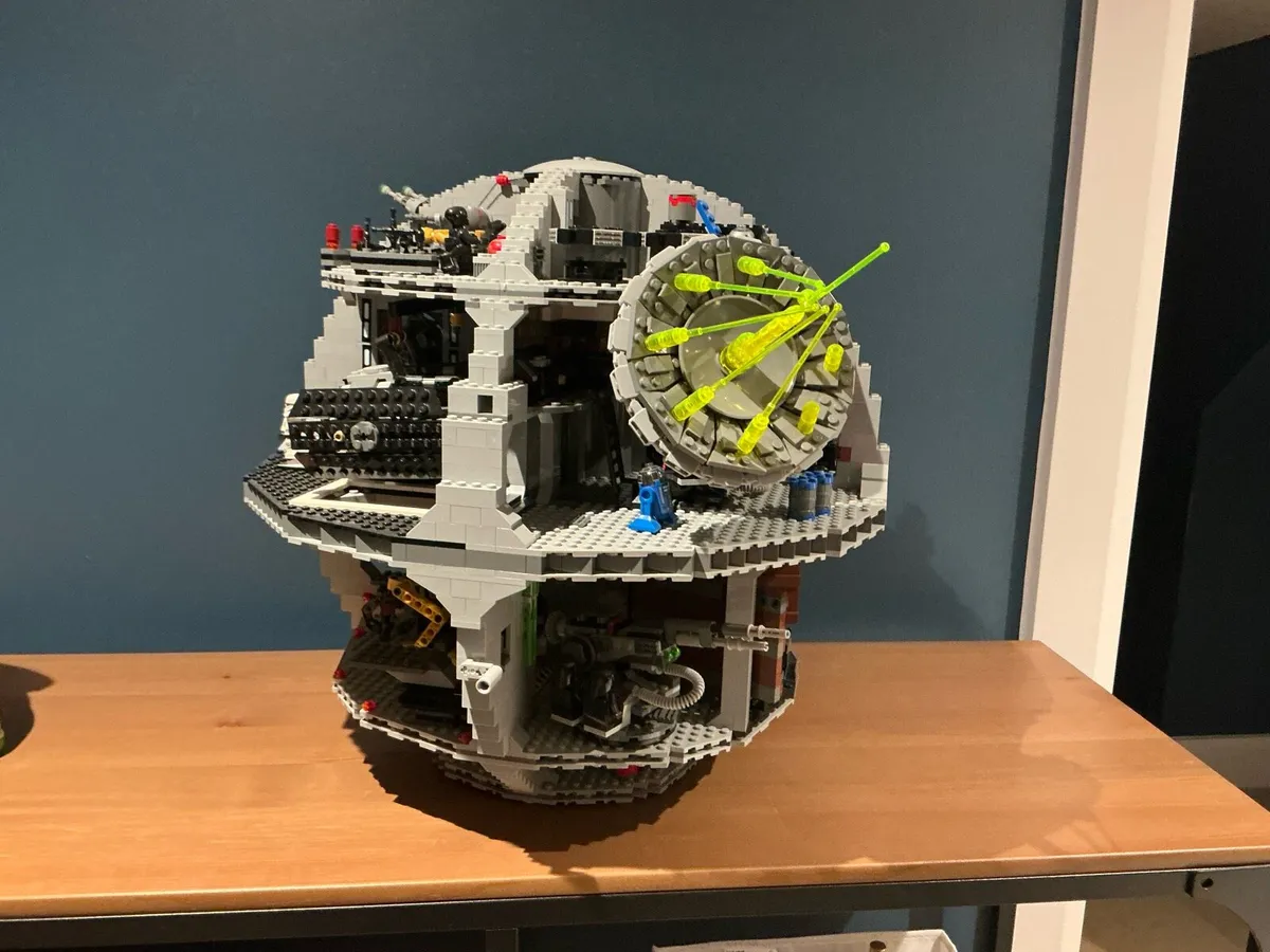 Lego Star Wars Death Star UCS 2016 - Image 2