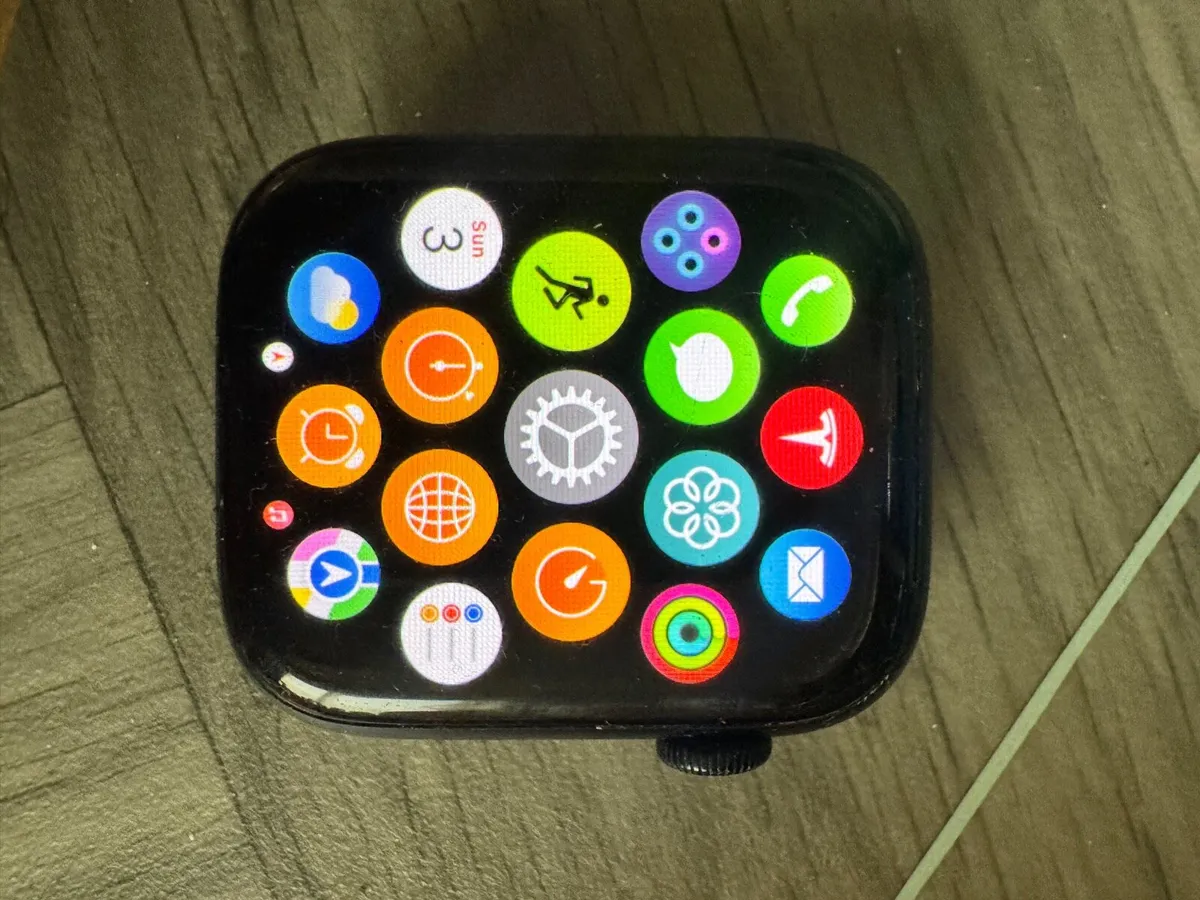 Apple Watch series 9 gps 45mm - Image 1