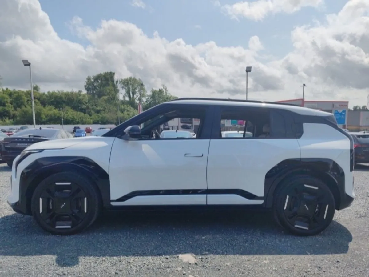 Kia EV3 GT Line LR - Image 3