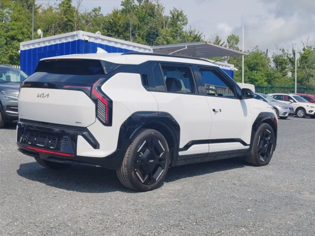 Kia EV3 GT Line LR - Image 4