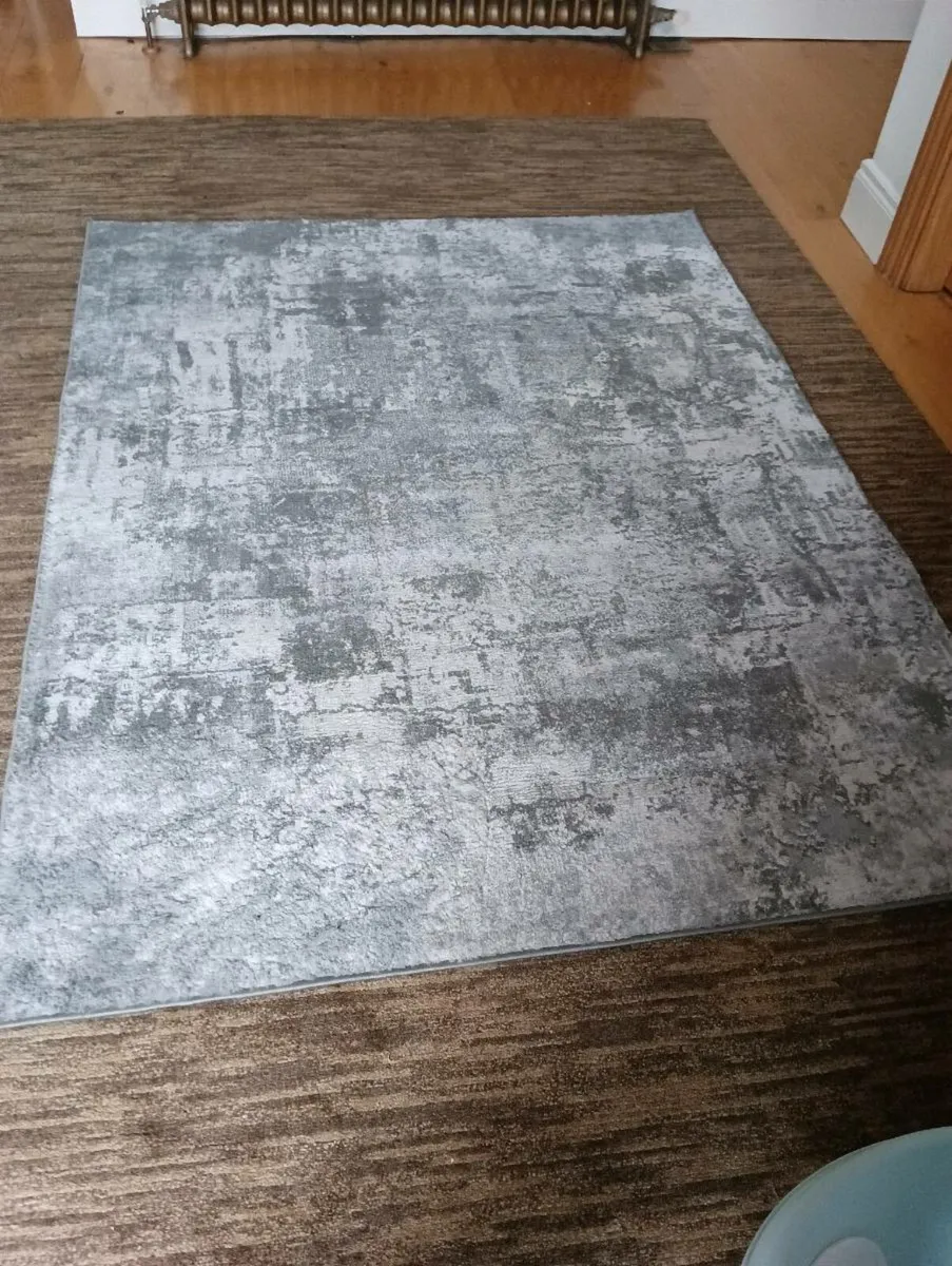 Lovely gray white rug like new - Image 3