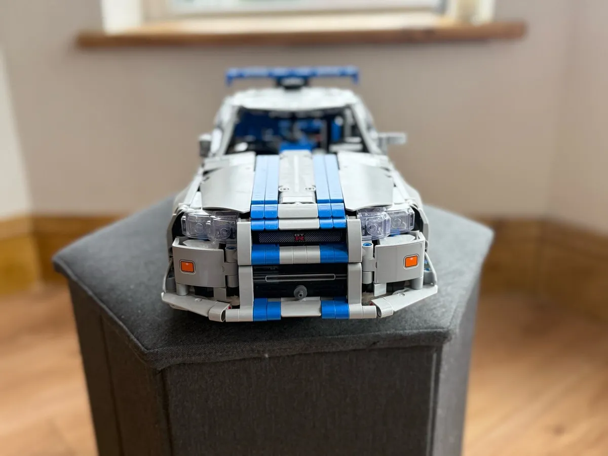 Lego 2 Fast 2 Furious Nissan Skyline GT-R (R34) - Image 4