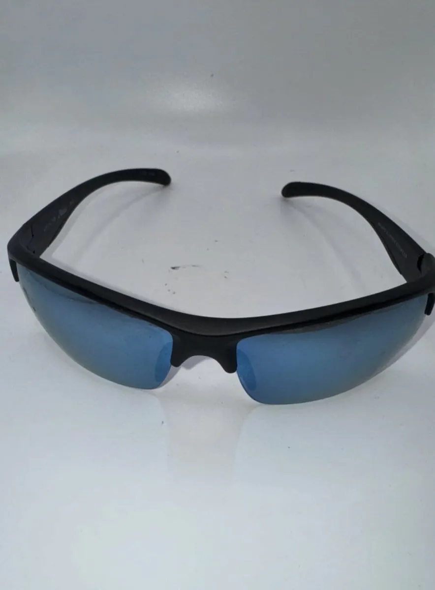 Sports glasses