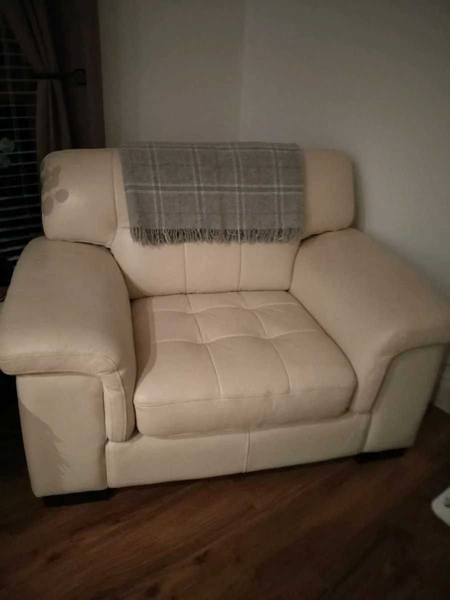 Leather couch 3,2,1 - Image 3