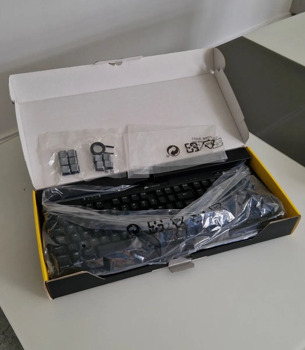 Corsair K70 RGB MK.2 Mechanical Gaming Keyboard - Image 2