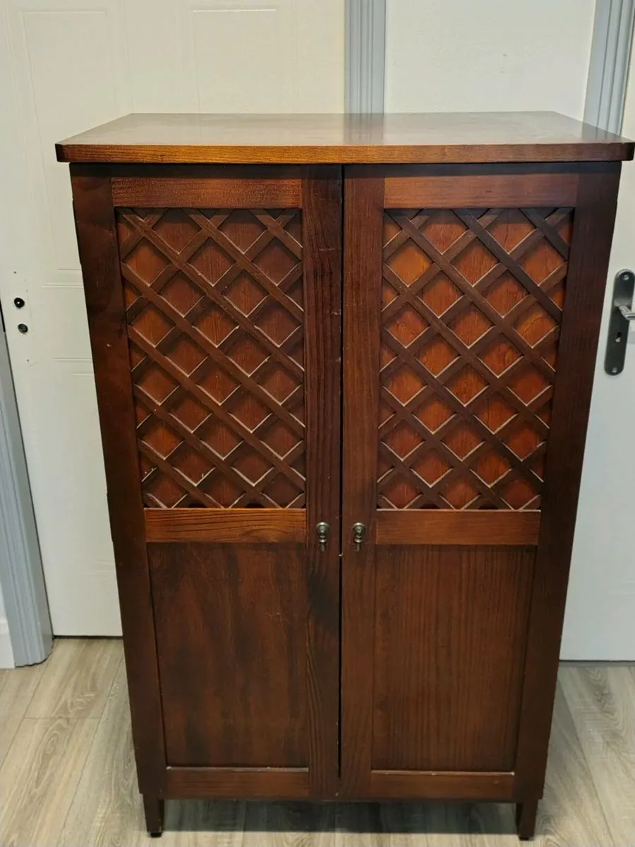 Cabinet - Image 2