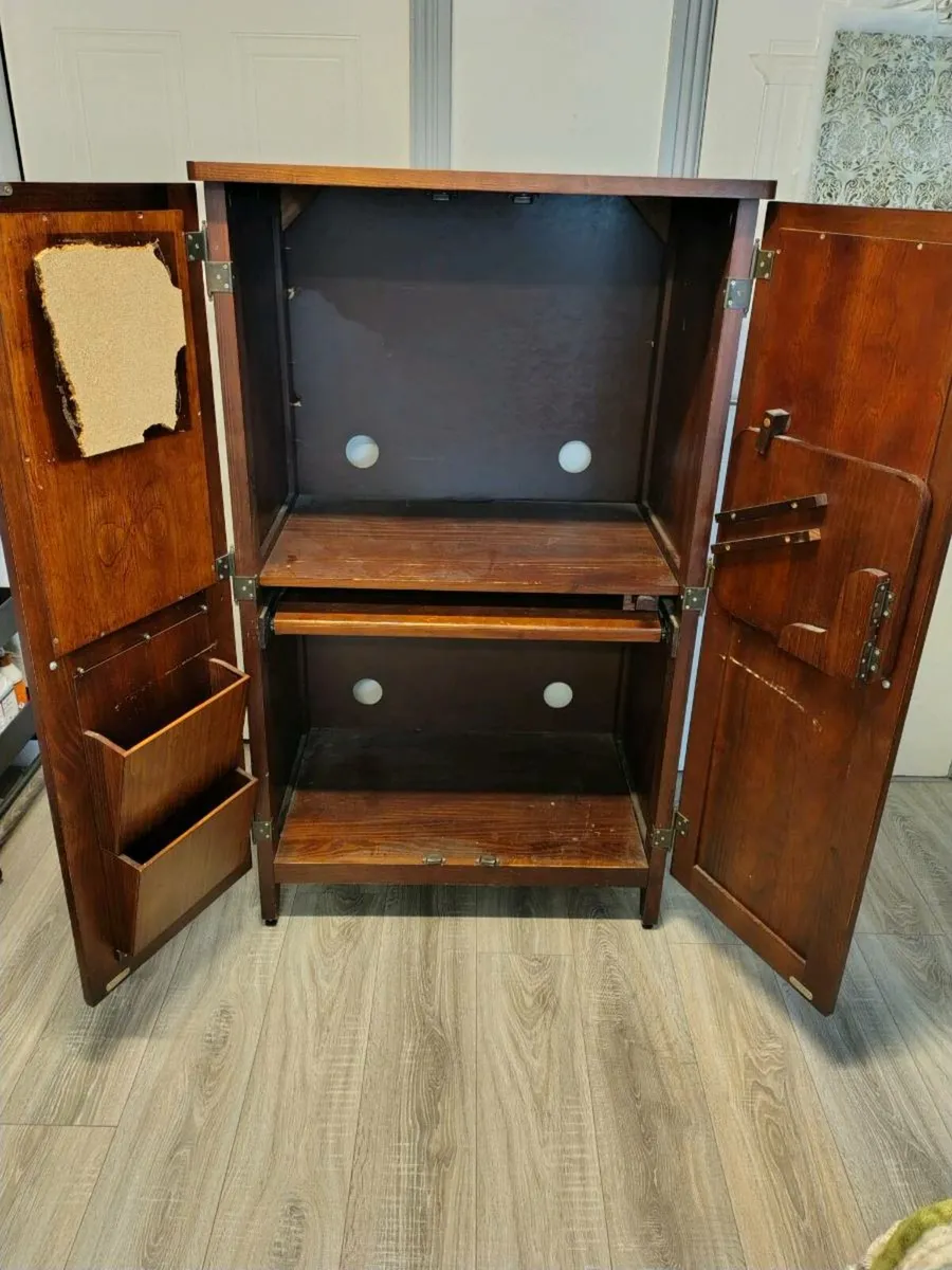 Cabinet - Image 3