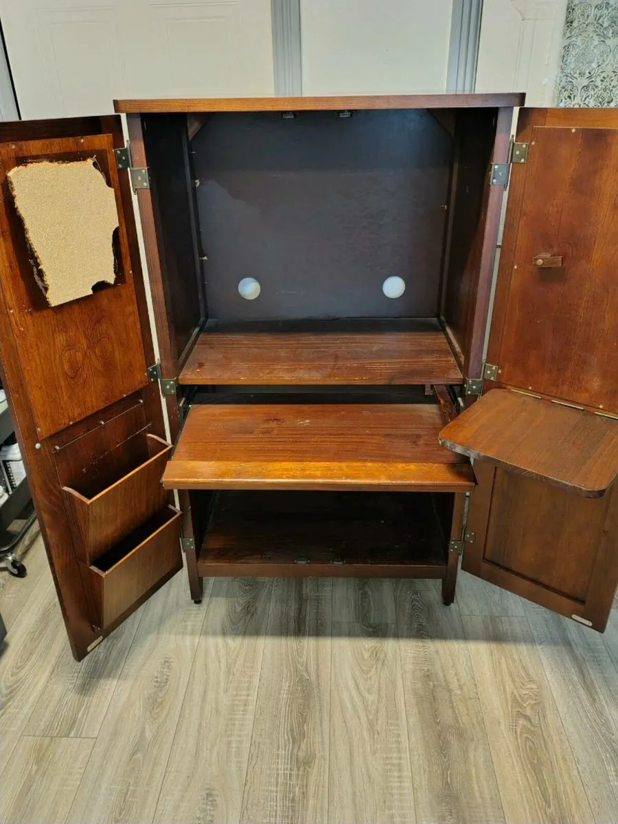 Cabinet - Image 4