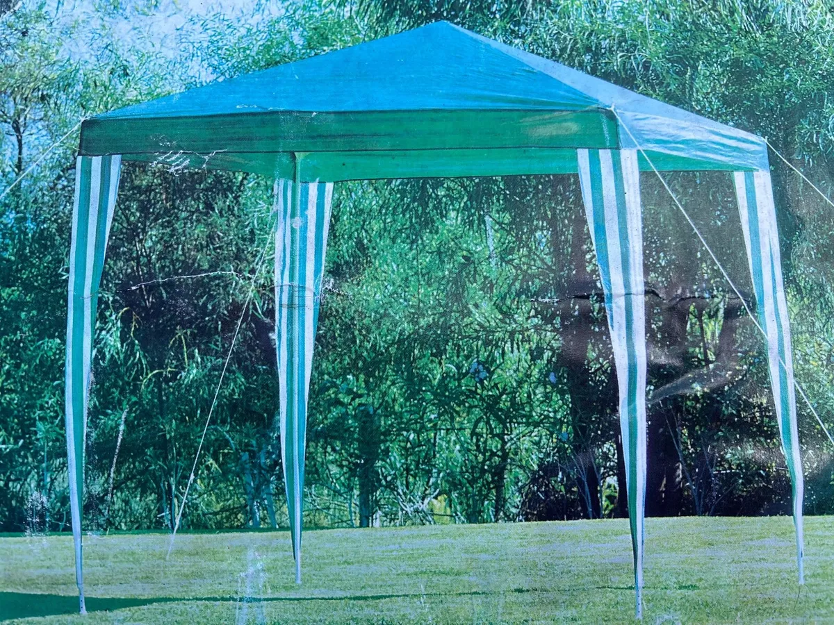 Green & White Garden Gazebo - 2.7 M x 2.7M - €30 - Image 3