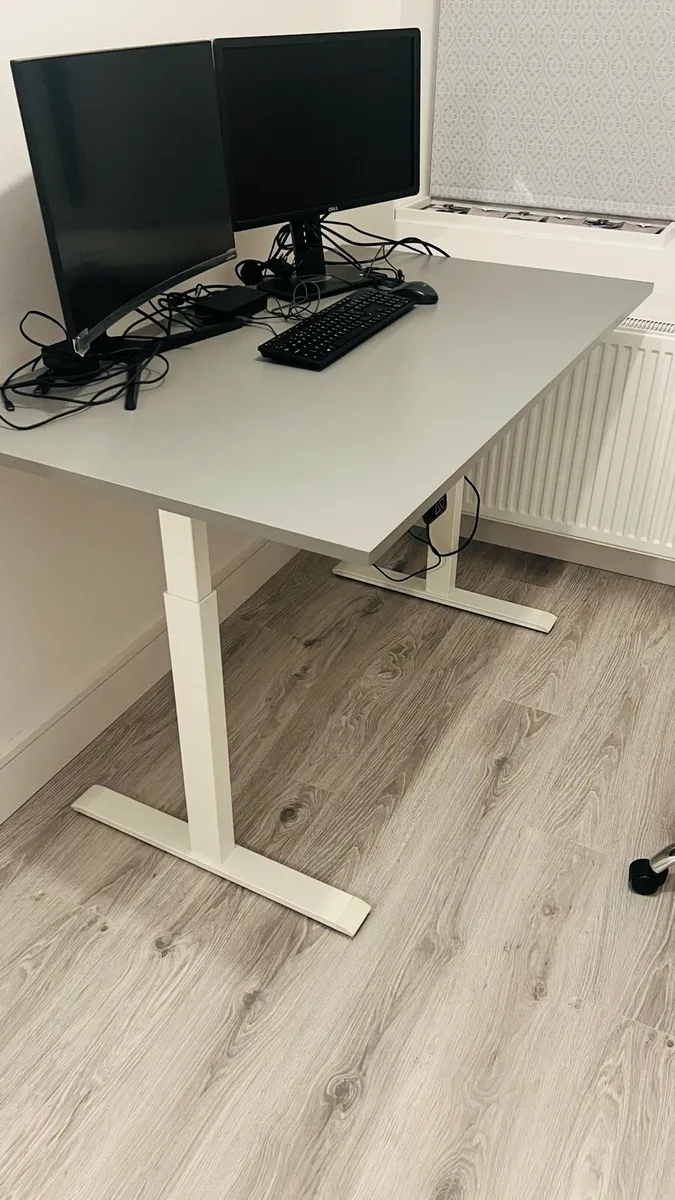 Sit / Stand desk Ikea - Image 3