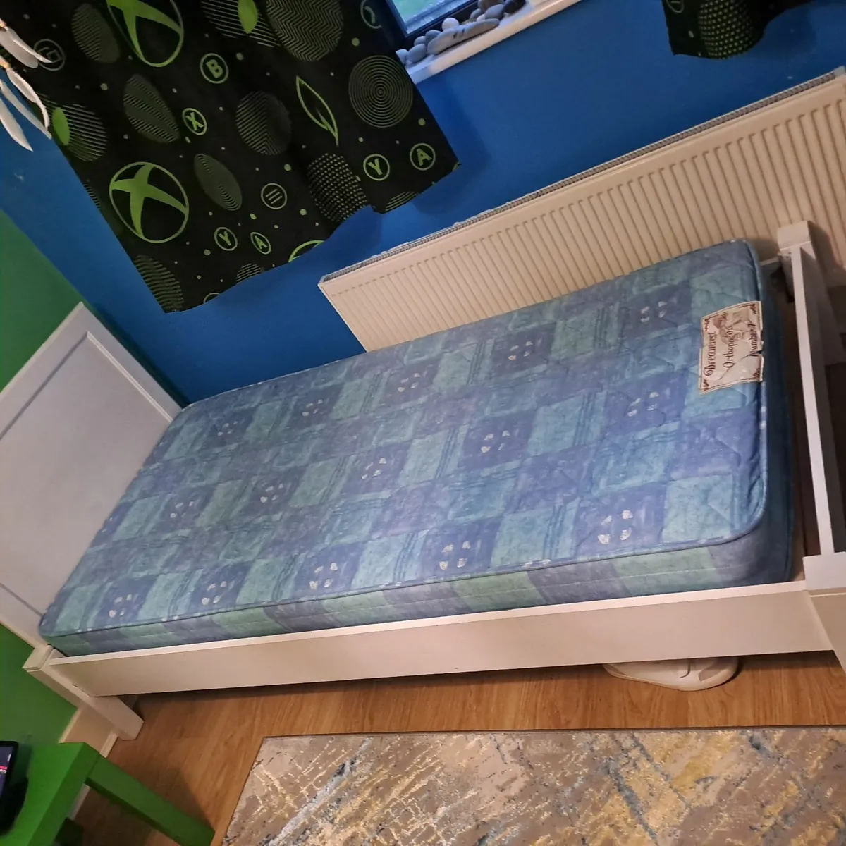 Single bed - Image 1