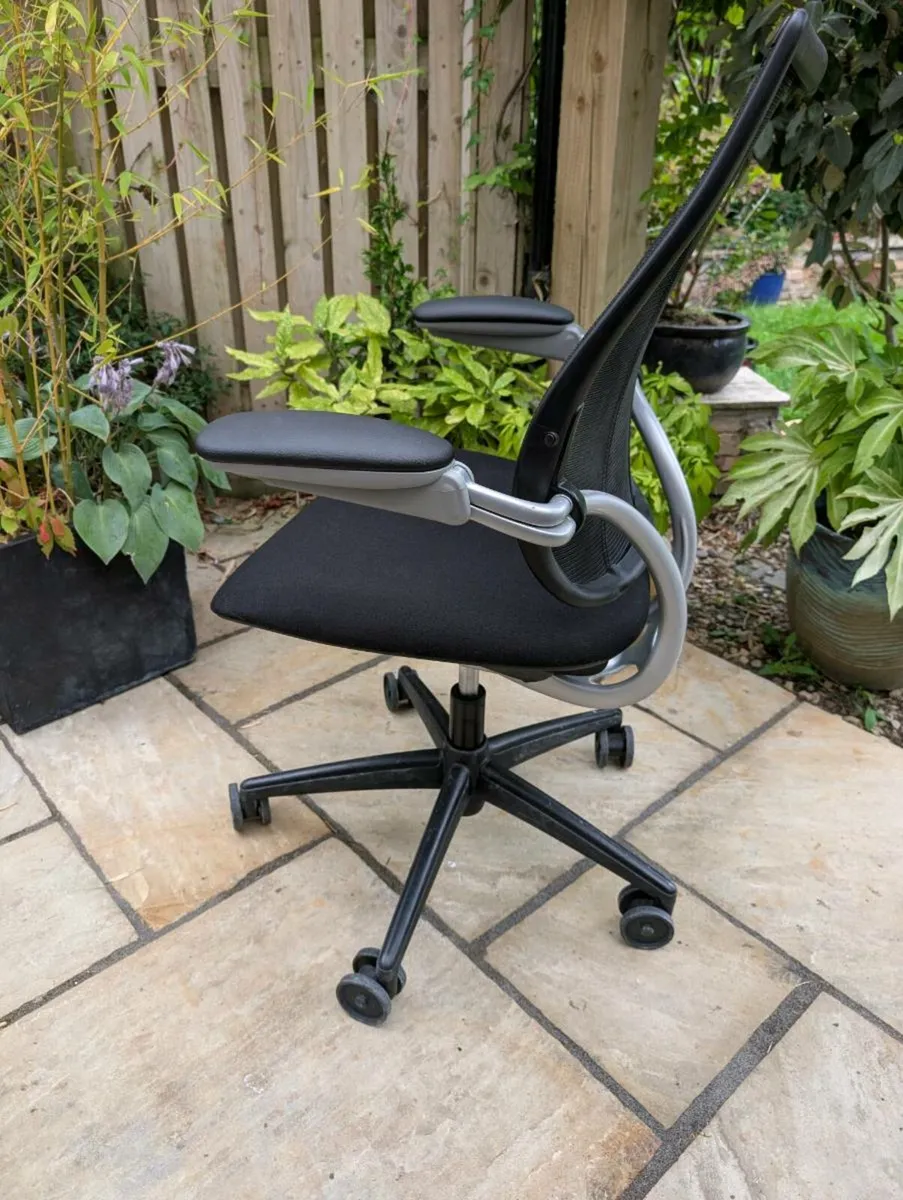 Ergonomic office chair - Image 3
