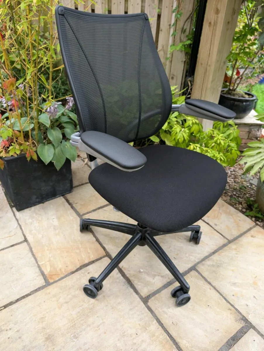 Ergonomic office chair - Image 4